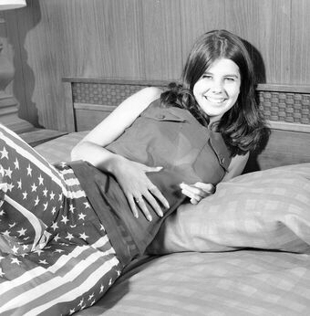 Vintage English Pinups Nude Leaks OnlyFans Photo 393