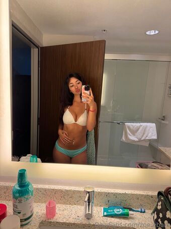 zoe.ebarb Nude Leaks OnlyFans Photo 52