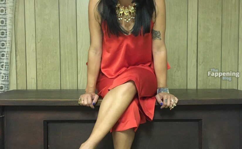 Laura Lee (2 Photos)