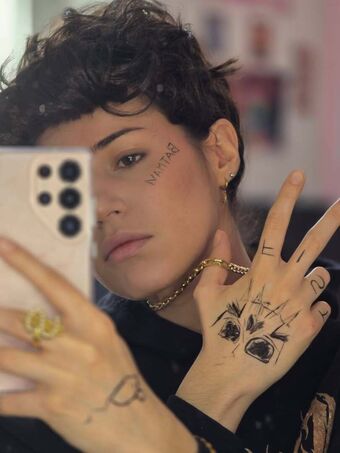 Ailaughatmyownjokes Nude Leaks OnlyFans Photo 8