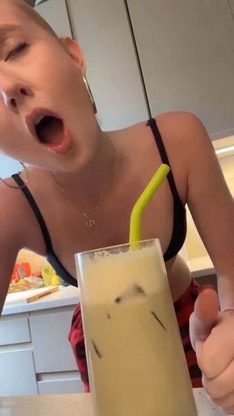 Bombette Martin Nude Leaks OnlyFans Photo 40