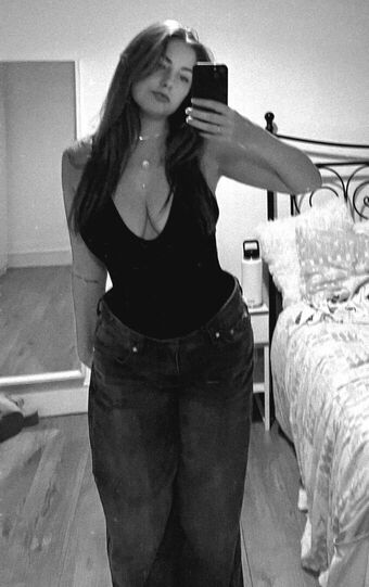 Chloe Spiller Nude Leaks OnlyFans Photo 26