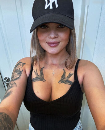 Emilie Budweg Nude Leaks OnlyFans Photo 1