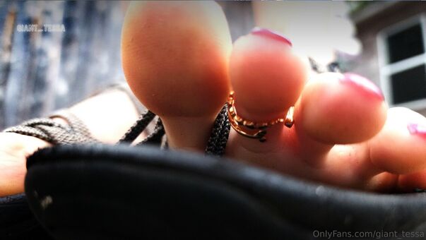 Giant_Tessa Nude Leaks OnlyFans Photo 16