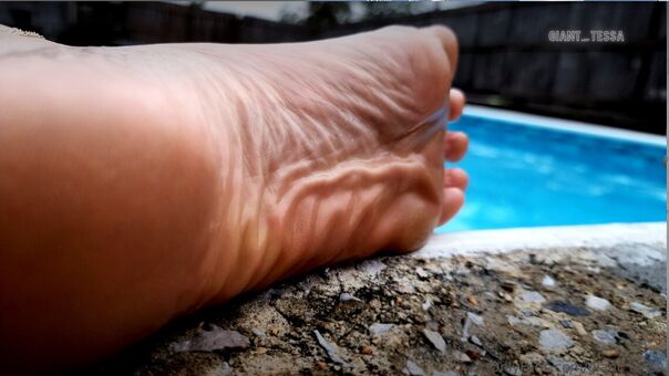 Giant_Tessa Nude Leaks OnlyFans Photo 15