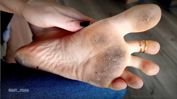 Giant_Tessa Nude Leaks OnlyFans Photo 12