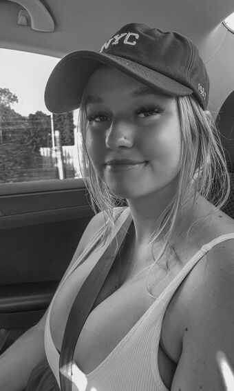 Hailey Frizzell Nude Leaks OnlyFans Photo 38