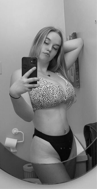 Hailey Frizzell Nude Leaks OnlyFans Photo 39