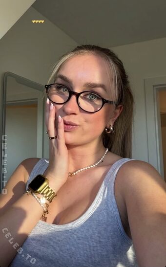 Hannifu Nude Leaks OnlyFans Photo 10