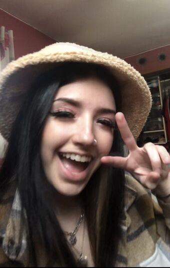 hollyjustwantst0 Nude Leaks OnlyFans Photo 2