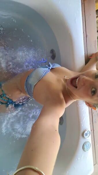 Isabele Machado Alves Nude Leaks OnlyFans Photo 4