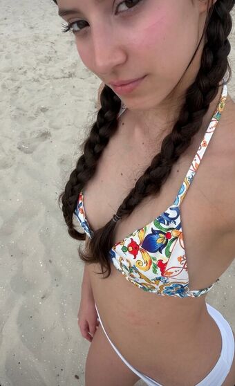 Isabele Machado Alves Nude Leaks OnlyFans Photo 5