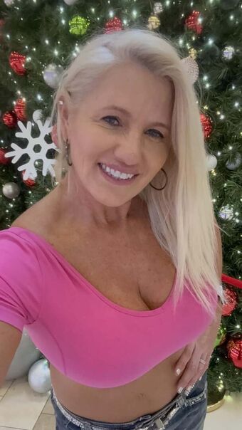 LisaMGreer Nude Leaks OnlyFans Photo 2