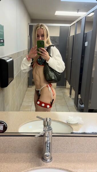 lucretia.anima Nude Leaks OnlyFans Photo 2