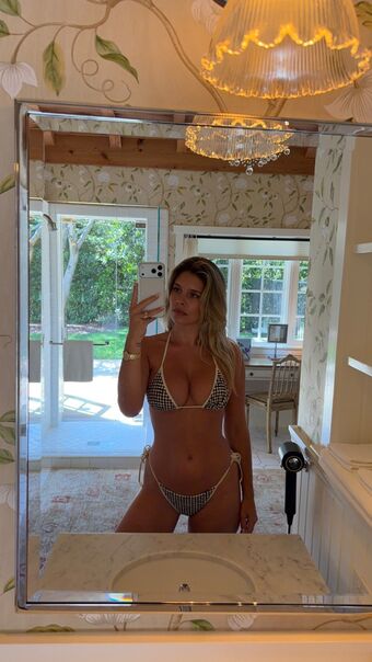 Natasha Oakley Nude Leaks OnlyFans Photo 374