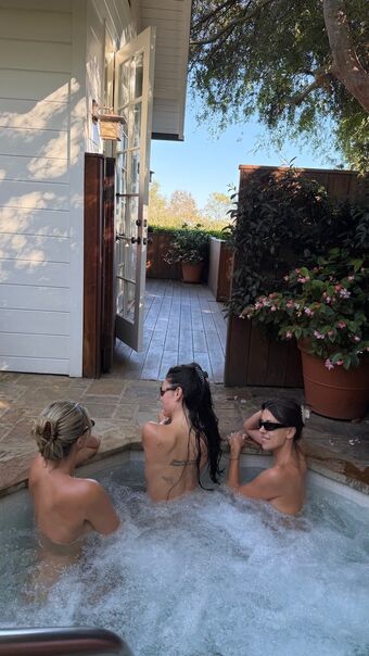 Natasha Oakley Nude Leaks OnlyFans Photo 375