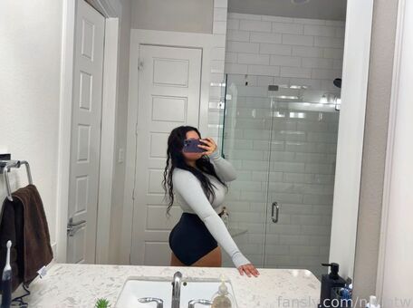 Nivibtw Nude Leaks OnlyFans Photo 12