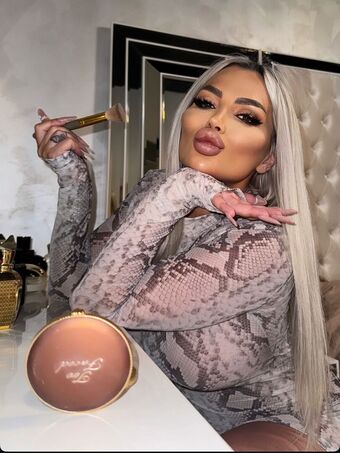 Roxana Darie Nude Leaks OnlyFans Photo 2