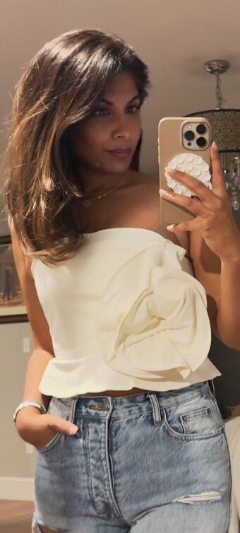 Sheena Melwani Nude Leaks OnlyFans Photo 17