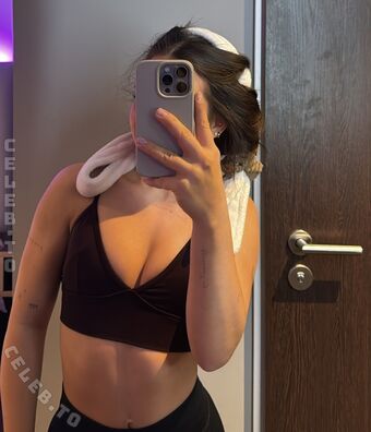 Sophiia.ugc Nude Leaks OnlyFans Photo 13