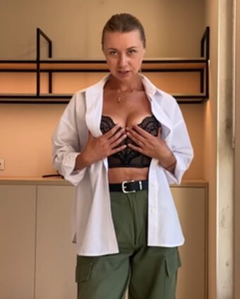 V.Viktoria Nude Leaks OnlyFans Photo 9